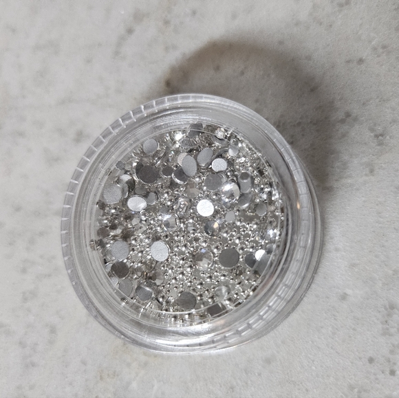 Other - ❌️SOLD❌️ Diamond dust tooth gems 💎 mixed sizes